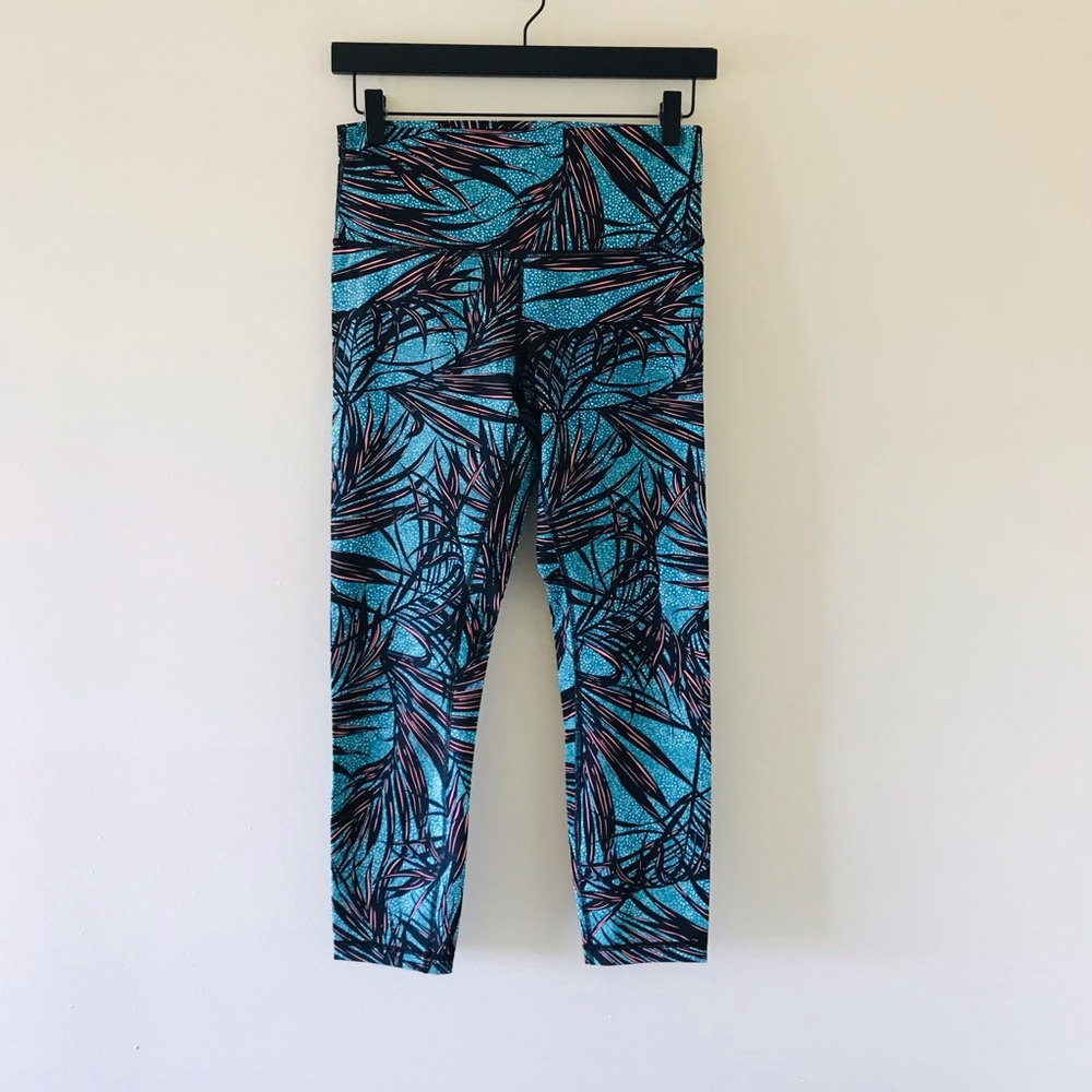 Lululemon High Times Leggings, Tropical Palm Lace Tofino Teal Multi, Size 8 - Picture 4 of 11